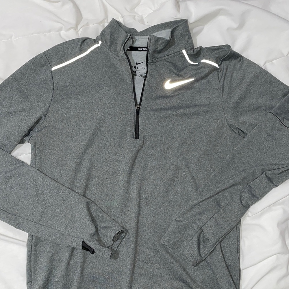 NIKE QUARTER ZIP